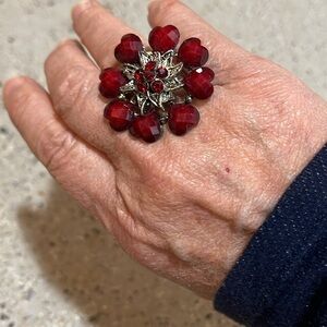 FASHION FLORAL AND HEARTS STATEMENT RING RED SILVERTONE ONE SIZE NEW WITHOUT TAG